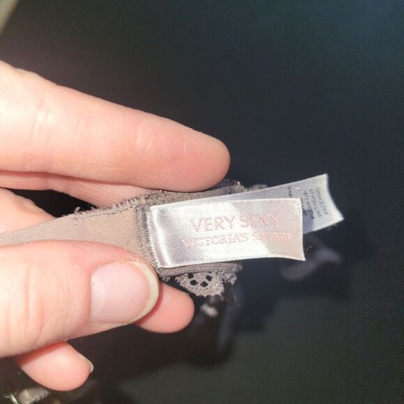 Victoria's Secret Very Sexy Push Up Without Padding Bra 34B - Picture 6 of 8